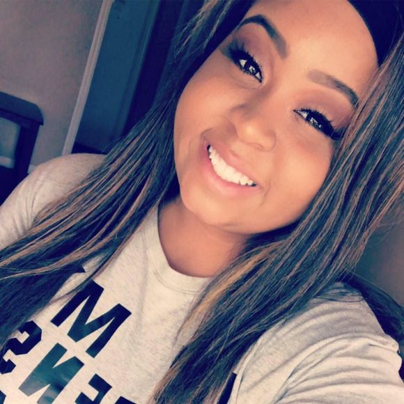 Meet your Posher, Evelyn - Picture 1 of 1